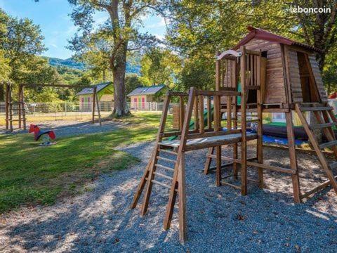 Oh! Campings - Camping Paradis A L'Ombre Des Tilleuls Peyrouse Exterior foto